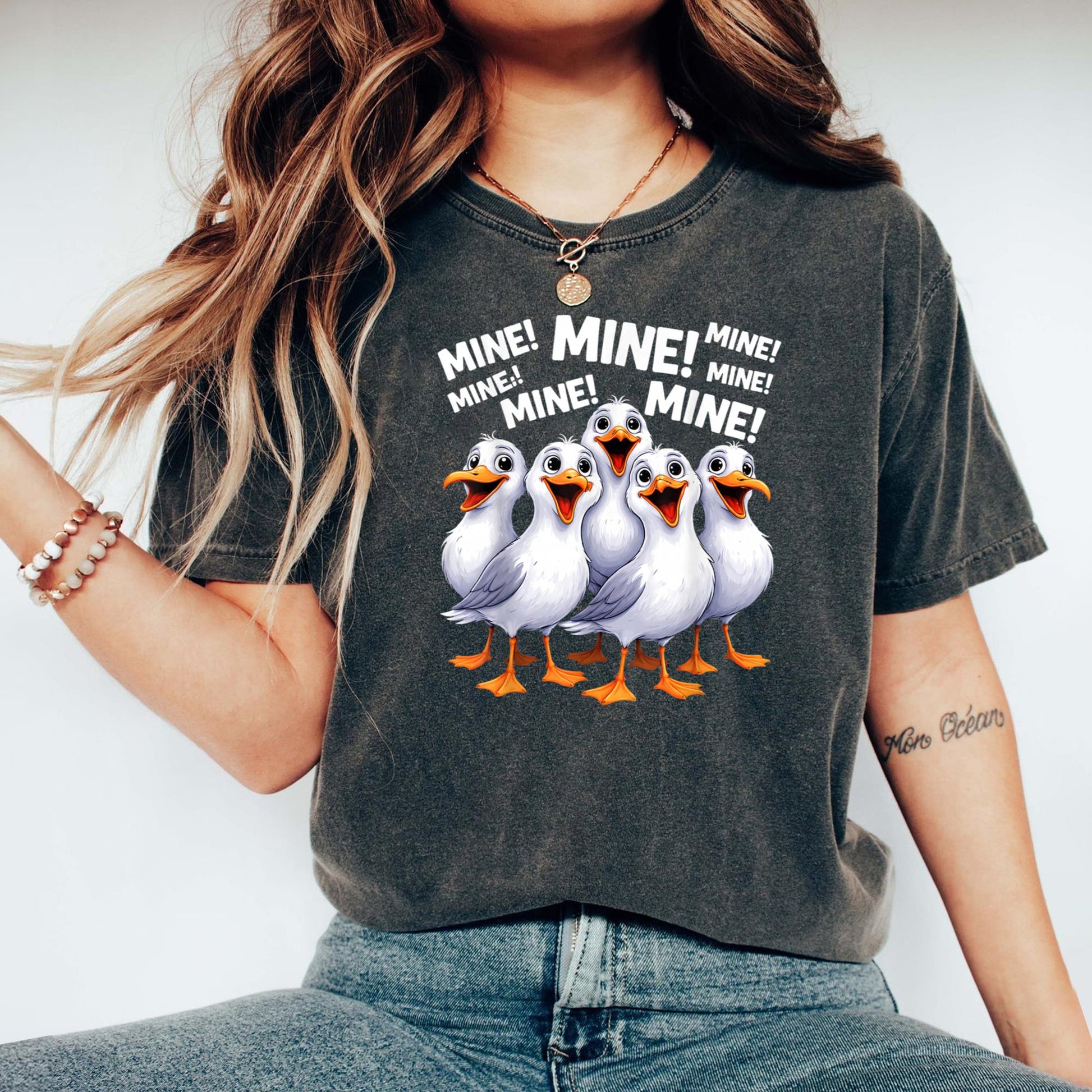 Funny Seagull Bird Outfit for Women Men T-Shirt